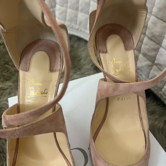 SOLD‼️Christian Louboutin pink suede heel- 42 - Picture 11 of 14
